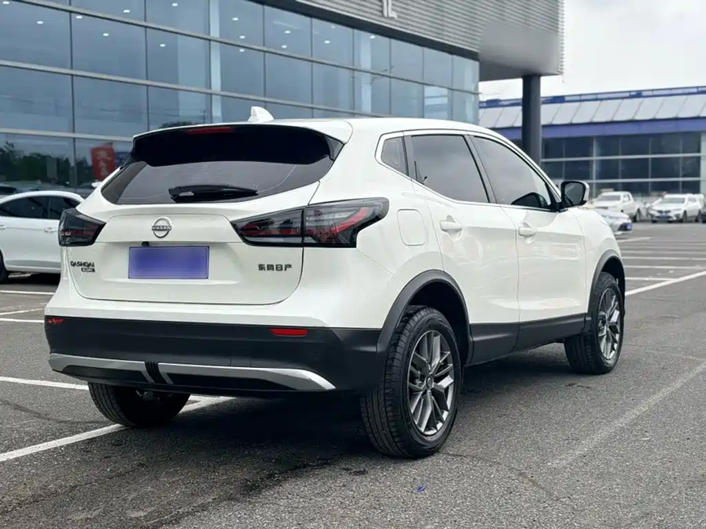 Nissan Qashqai — миниатюра 12