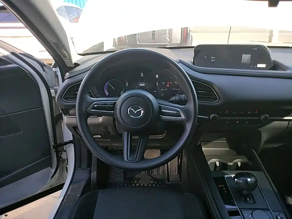 Mazda CX-30 EV — миниатюра 11