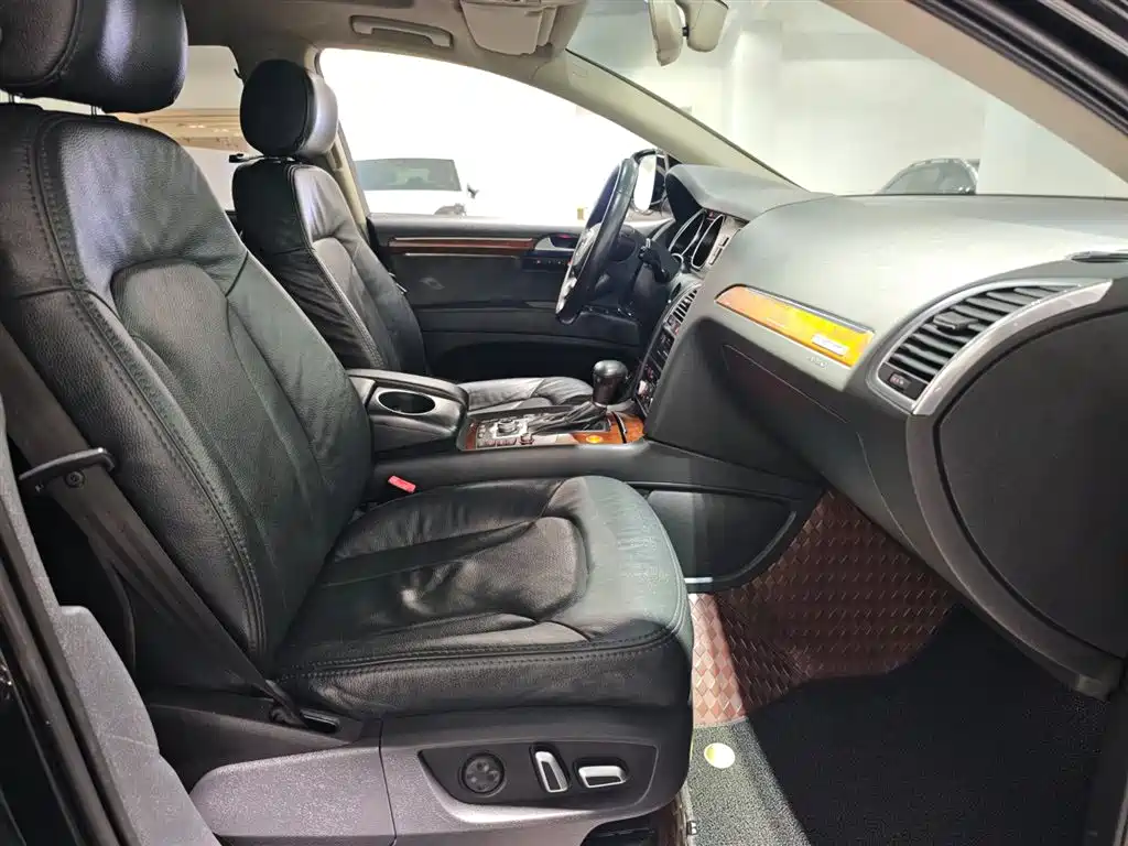 Audi Q7 — миниатюра 13