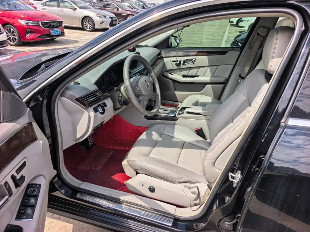 Mercedes-Benz E-Class — миниатюра 8