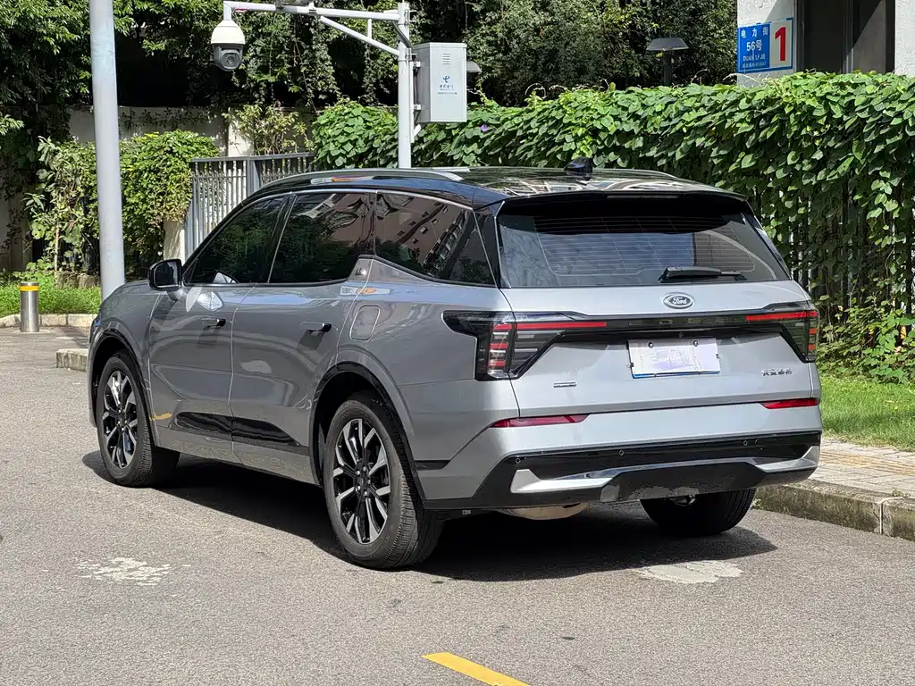 Ford Edge — миниатюра 9