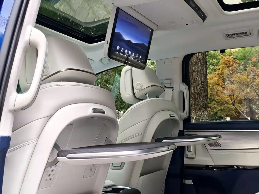 BUICK GL8 NEW ENERGY