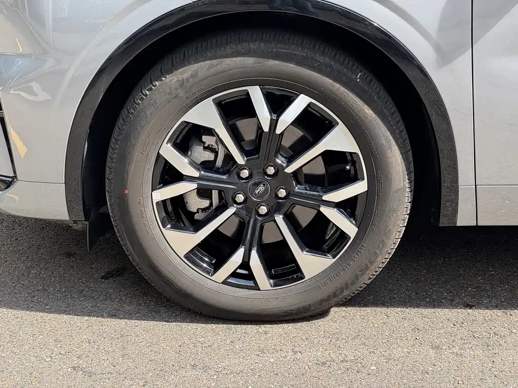 Ford Edge — миниатюра 5