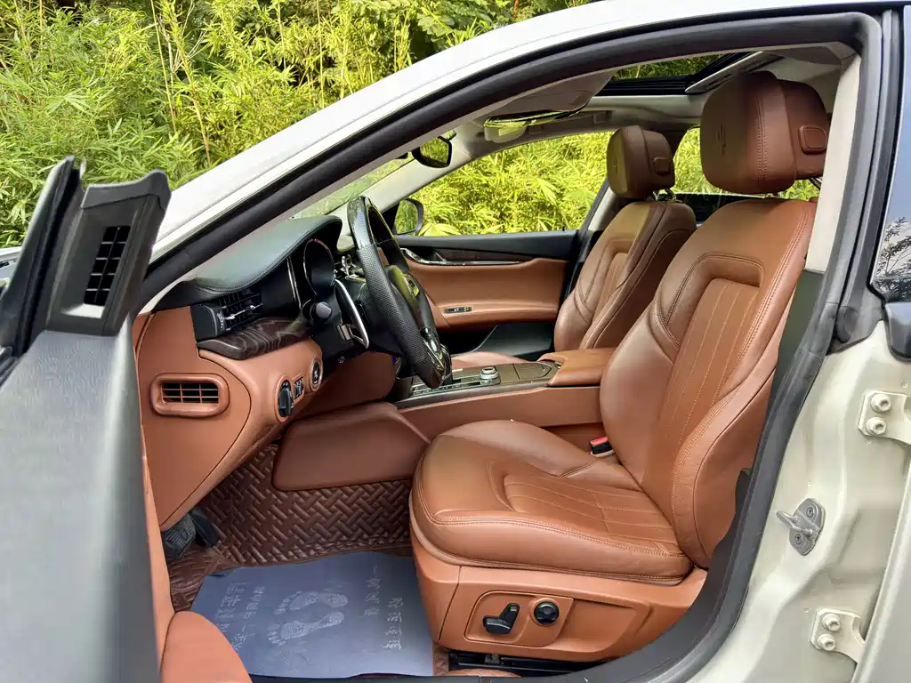 Maserati Quattroporte — миниатюра 14