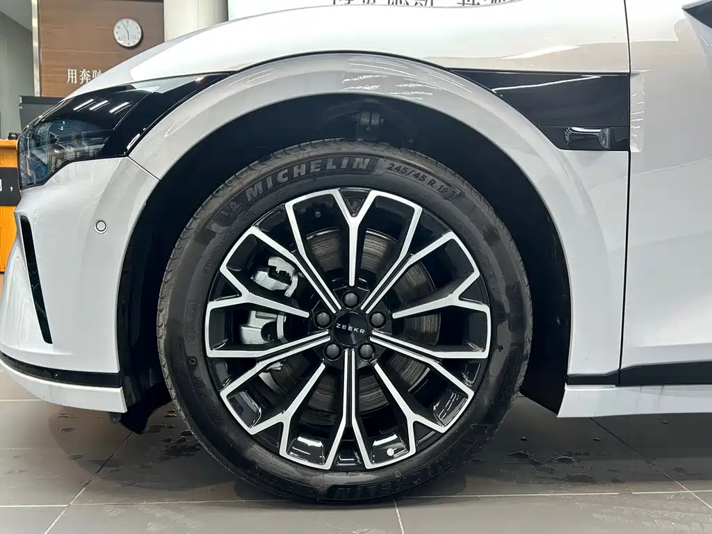 Zeekr 007GT — миниатюра 20