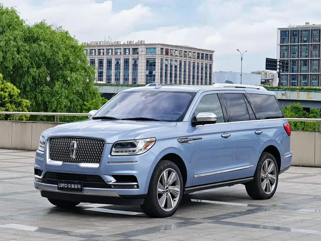 Купить Lincoln Navigator