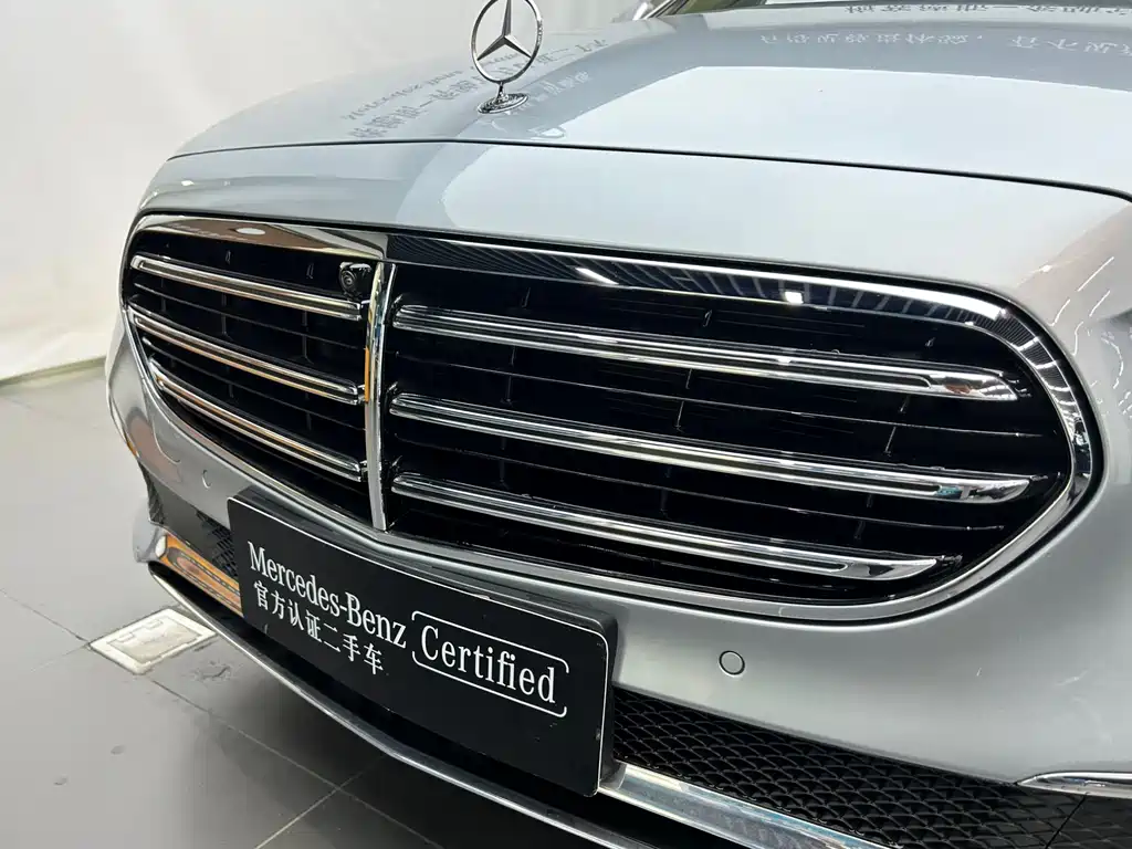 Mercedes-Benz E-Class — миниатюра 17