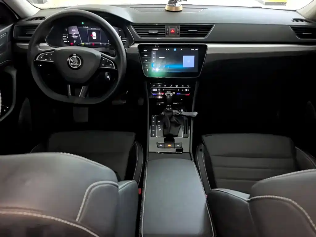 Skoda Superb — миниатюра 10