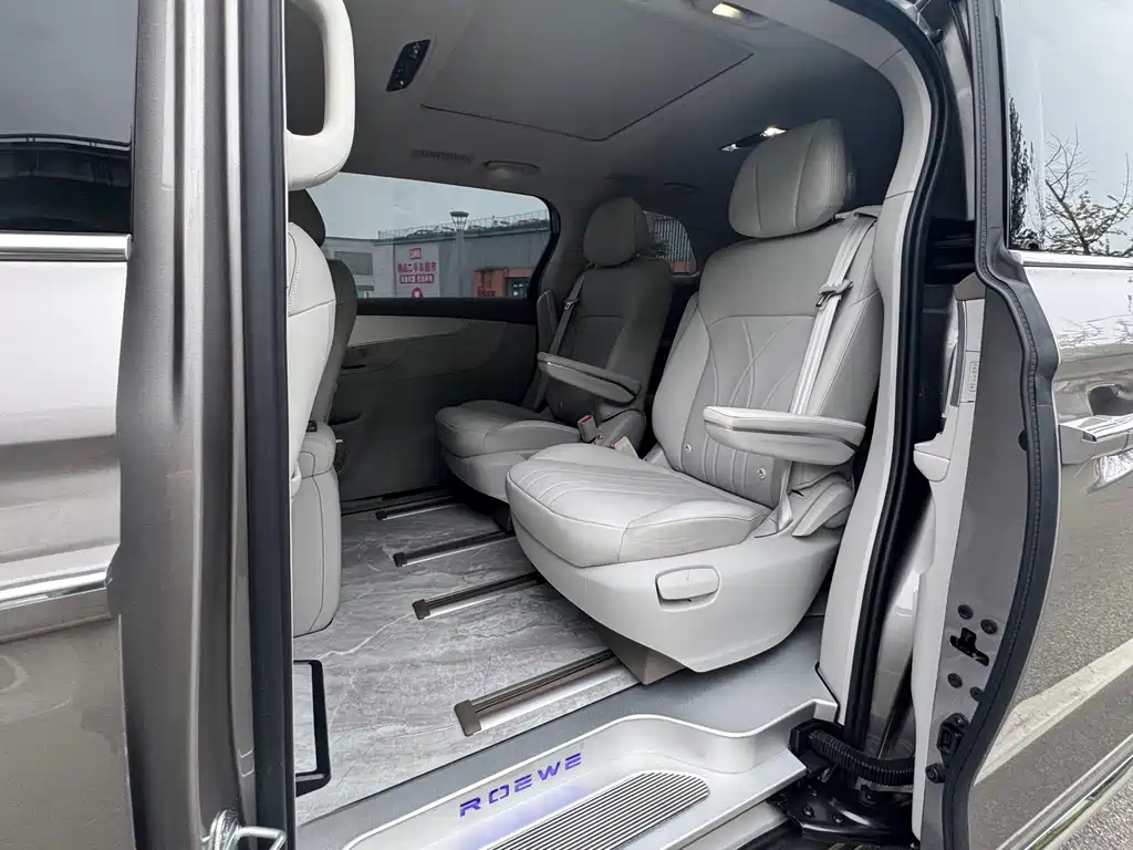 Roewe iMAX8 New Energy — миниатюра 13