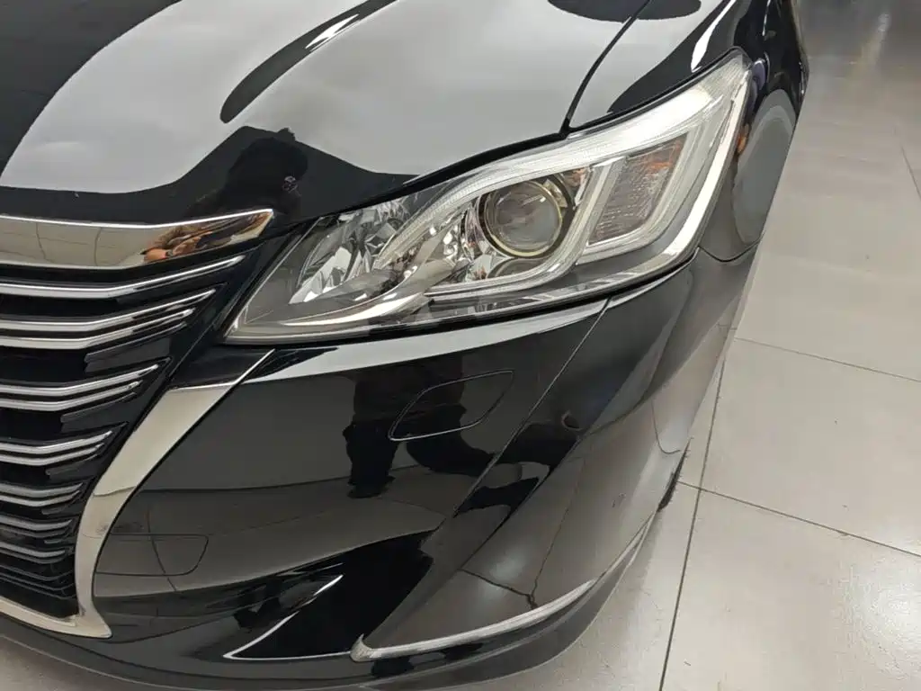Toyota Crown — миниатюра 24