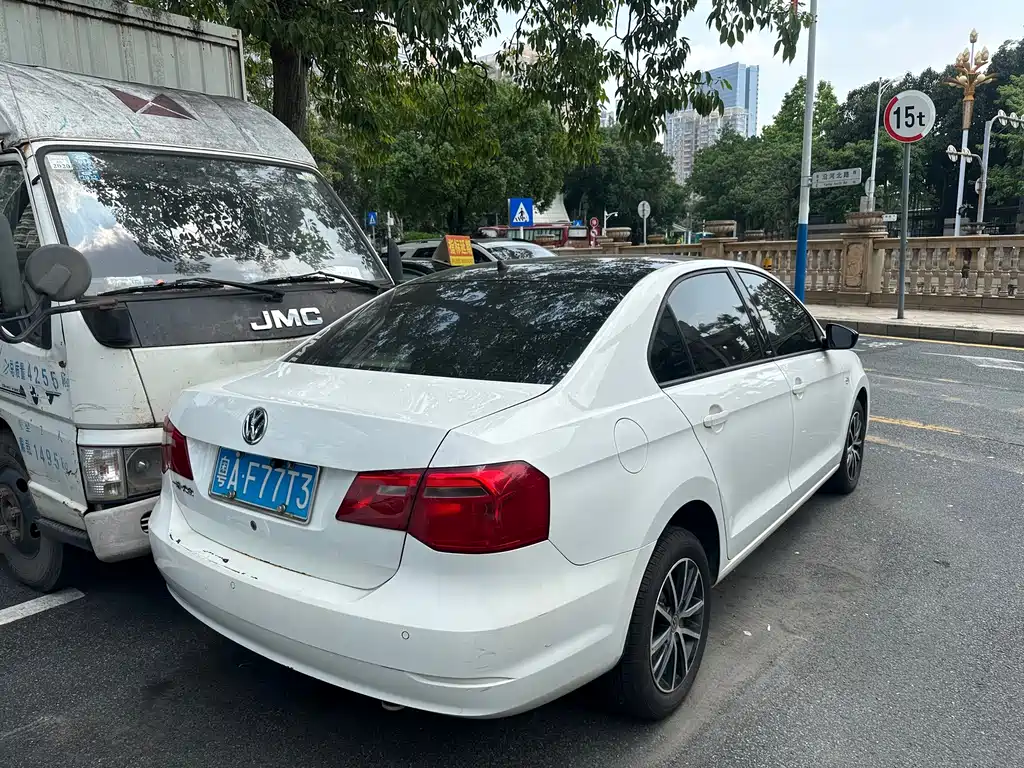 Volkswagen Jetta — миниатюра 4