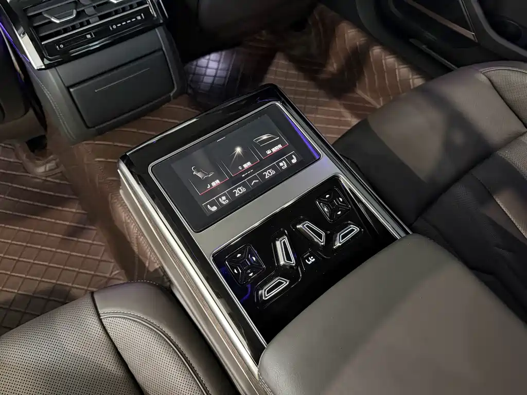 Audi A8 — миниатюра 10