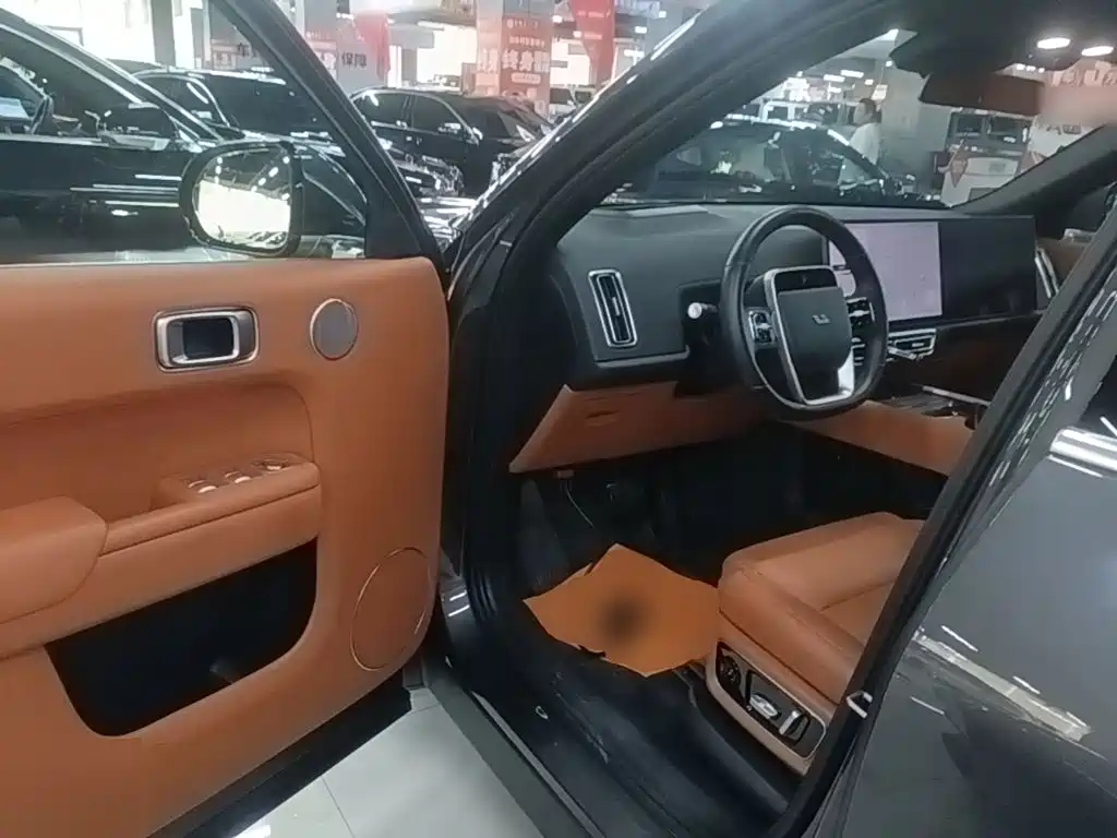 Li Auto Li L8 — миниатюра 16