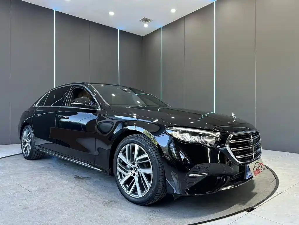 Mercedes-Benz E-Class — миниатюра 3