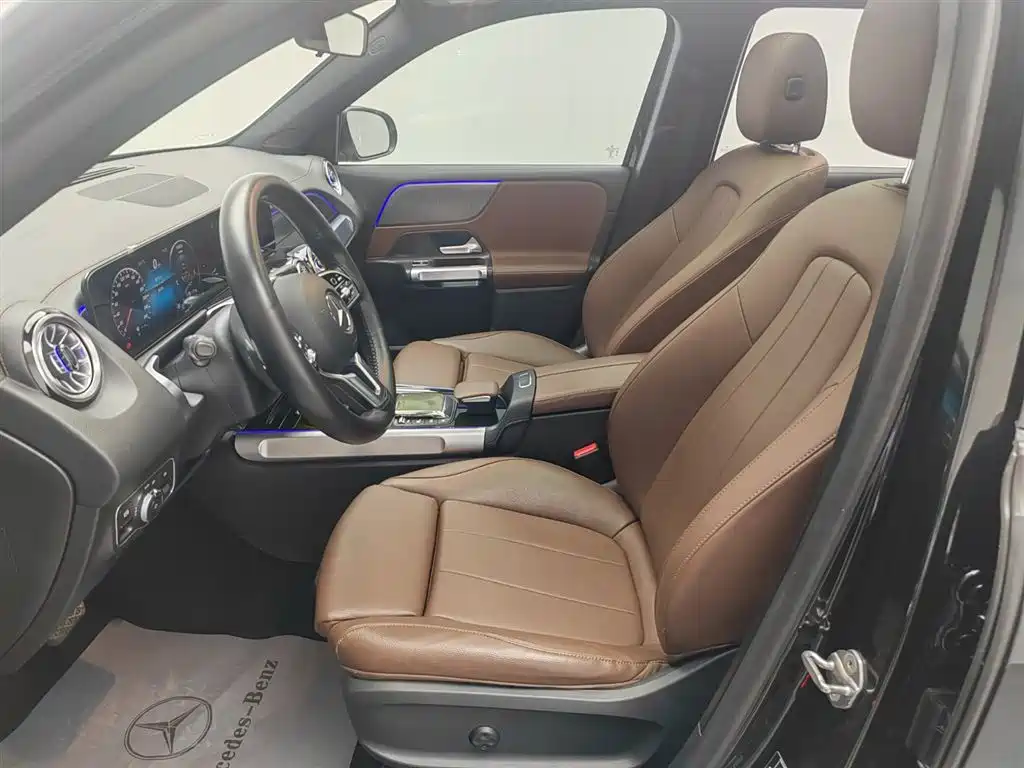 Mercedes-Benz GLB — миниатюра 11