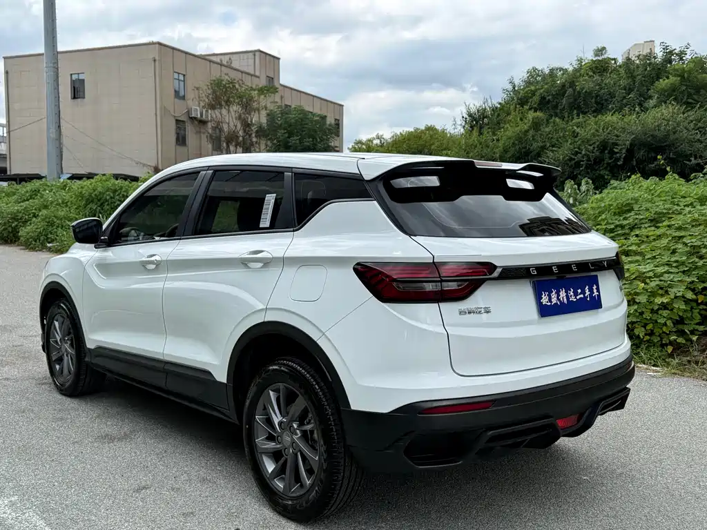 Geely Binyue - фото 4