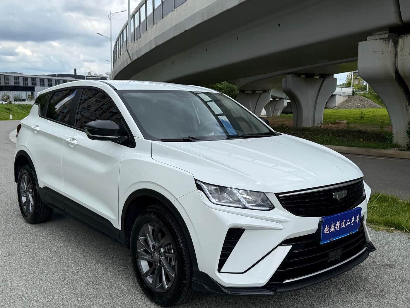 Geely Binyue 1.5 л 2025 г. Белый, пробег 8000 км