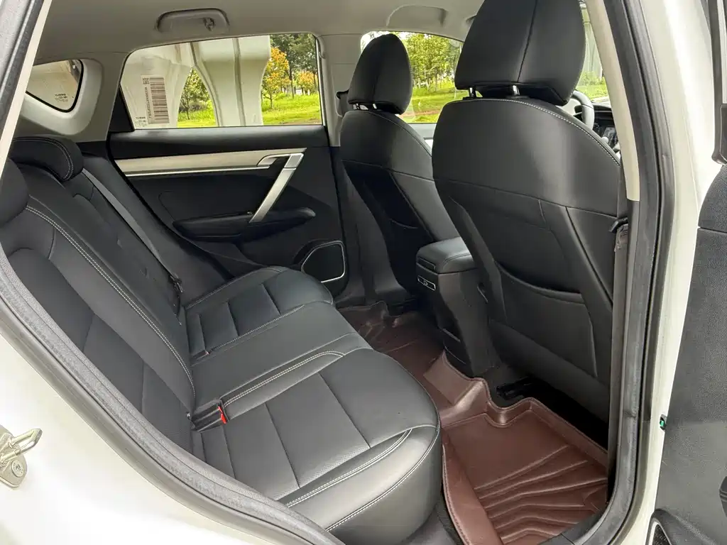 Geely Binyue - фото 16