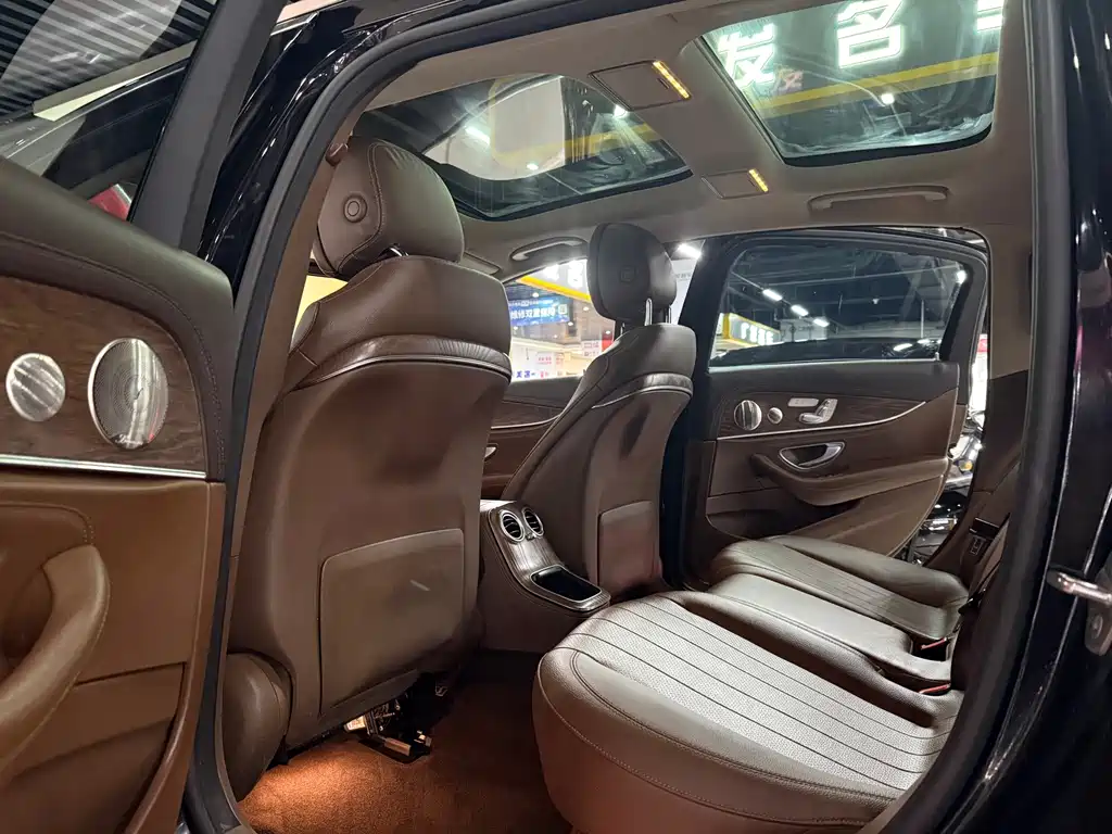Mercedes-Benz E-Class — миниатюра 4