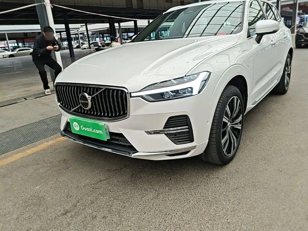 Volvo XC60 PHEV — миниатюра 24