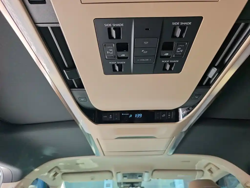 Toyota Vellfire — миниатюра 18