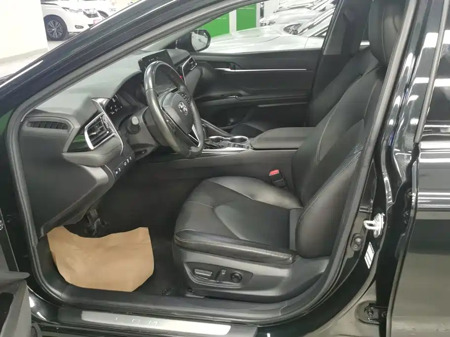 Toyota Camry — миниатюра 9