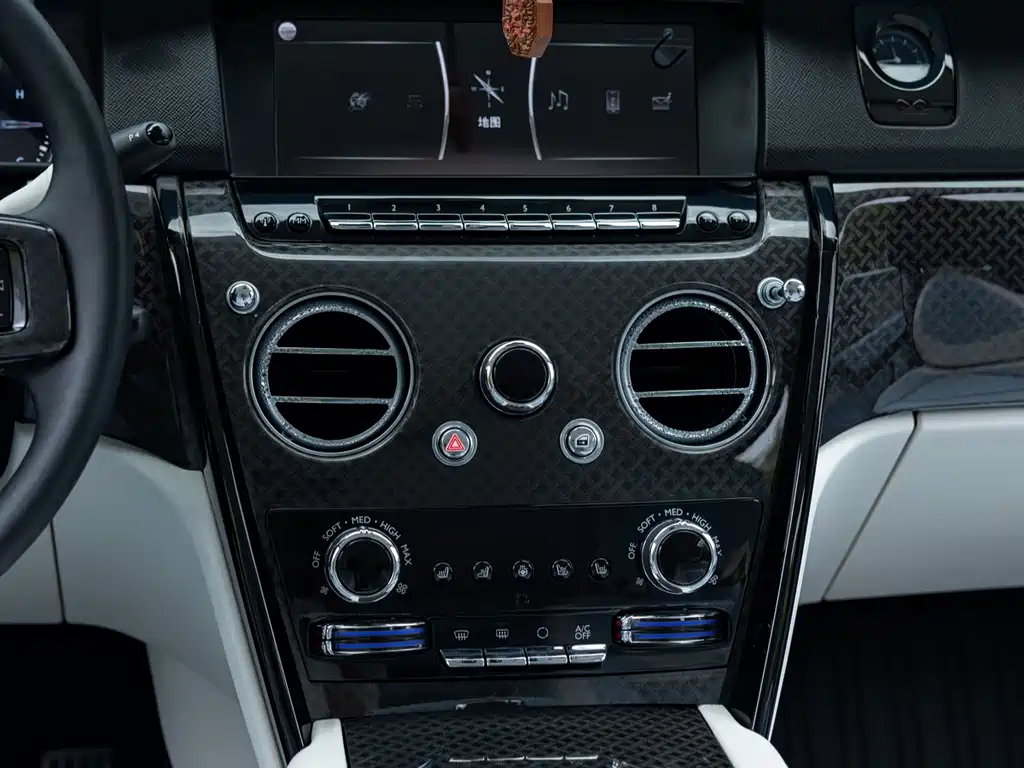 Rolls-Royce Cullinan — миниатюра 16