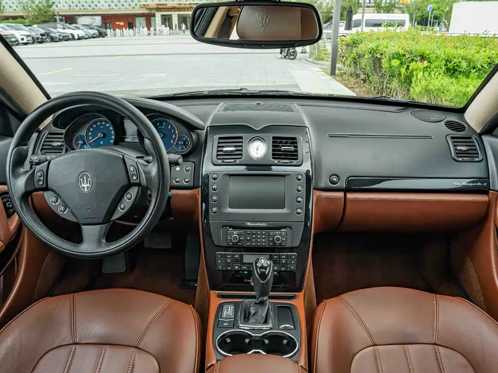 Maserati Quattroporte — миниатюра 14