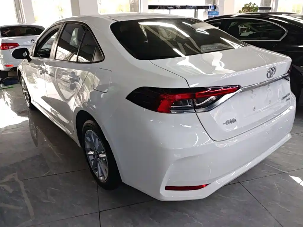 Toyota Corolla — миниатюра 5