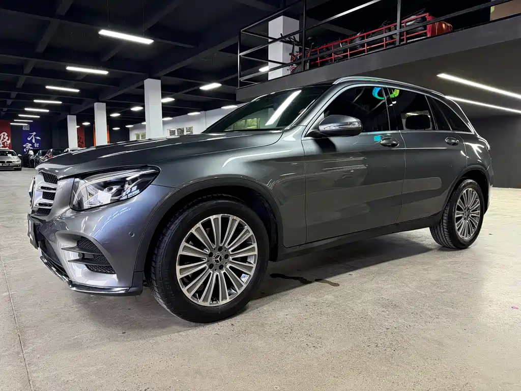 MERCEDES-BENZ GLC