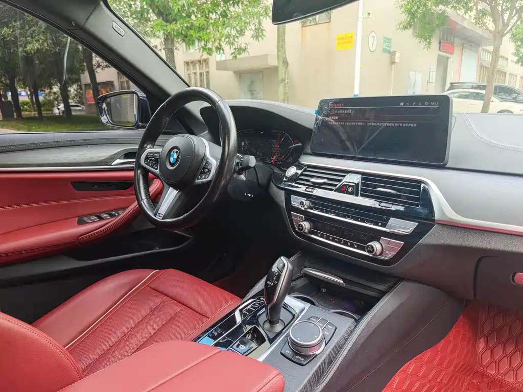BMW 5 Series — миниатюра 8
