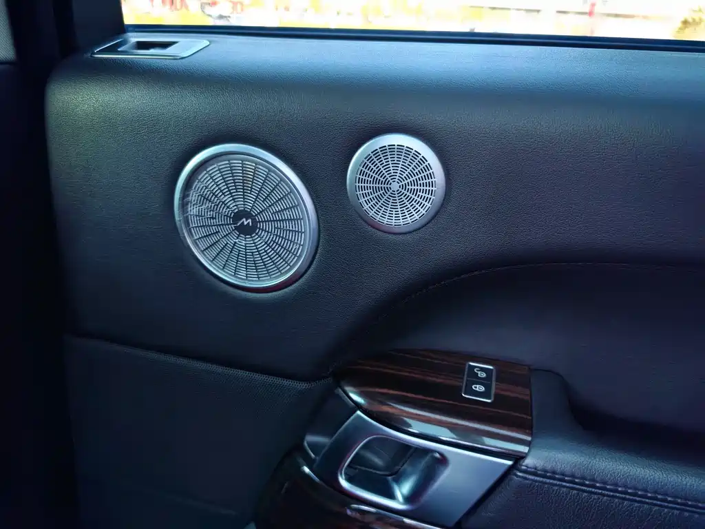 Land Rover Range Rover — миниатюра 15