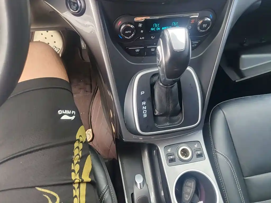 Ford Kuga — миниатюра 19
