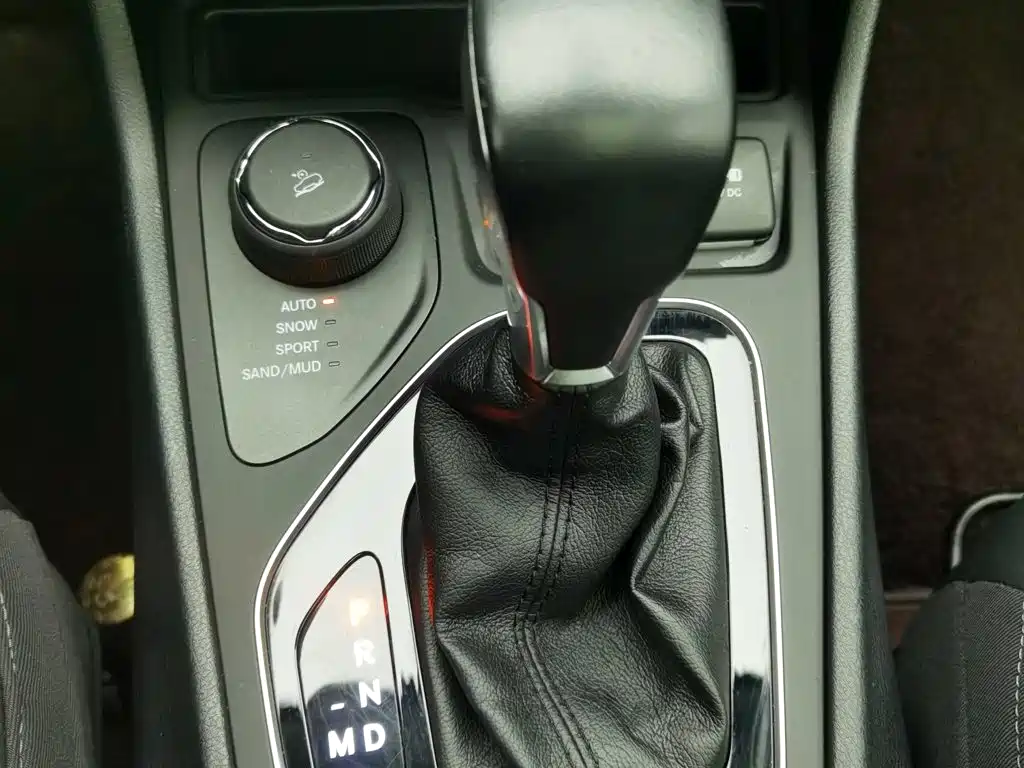 Jeep Cherokee — миниатюра 13