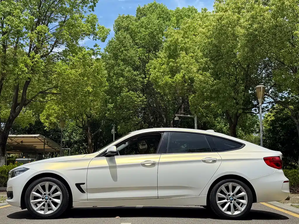 BMW 3 Series GT - фото 3