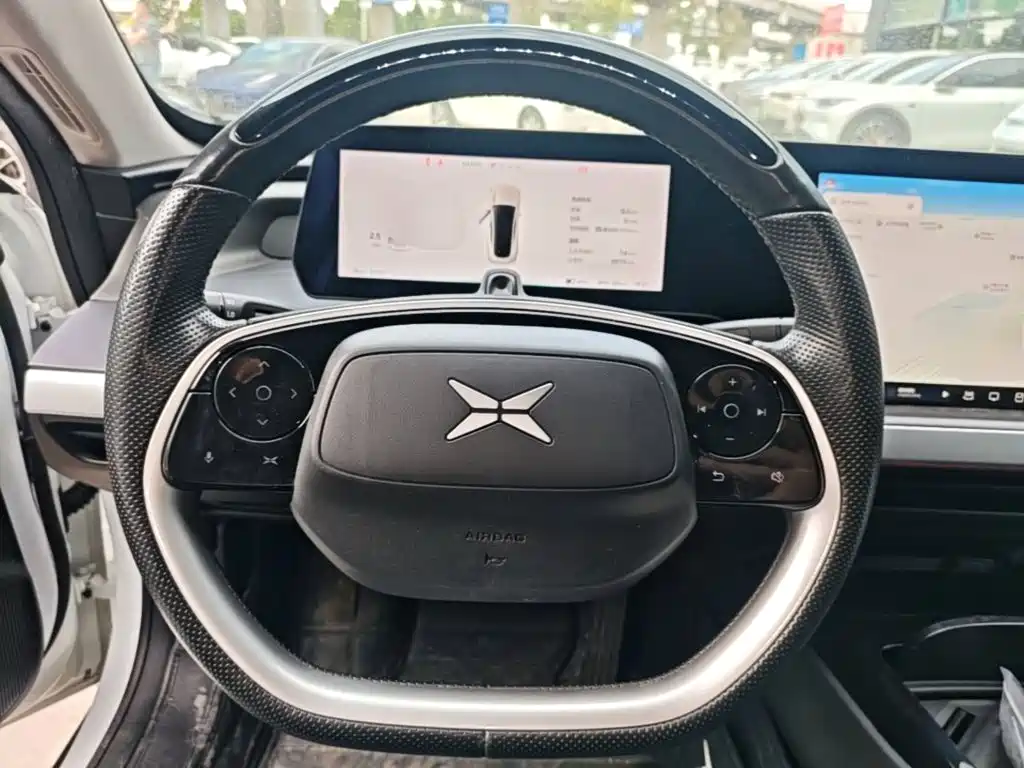 XPeng P7 — миниатюра 11