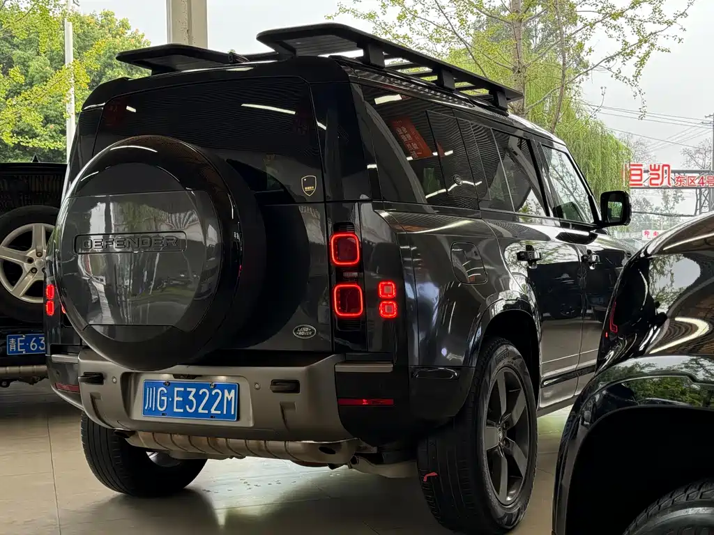 LAND ROVER  DEFENDER