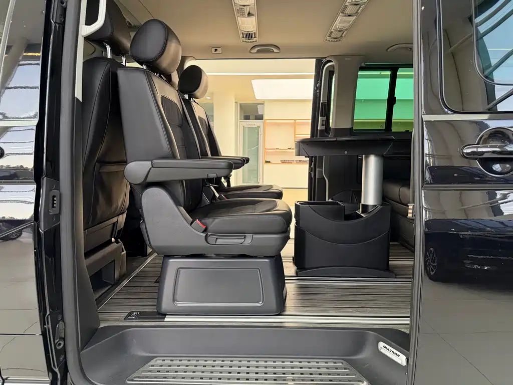 Volkswagen Multivan — миниатюра 8