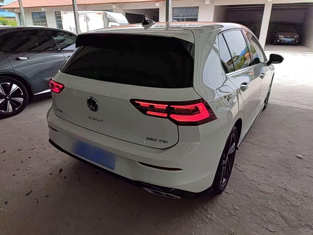 Volkswagen Golf 1.4 л 2022 г. Белый, пробег 44000 км