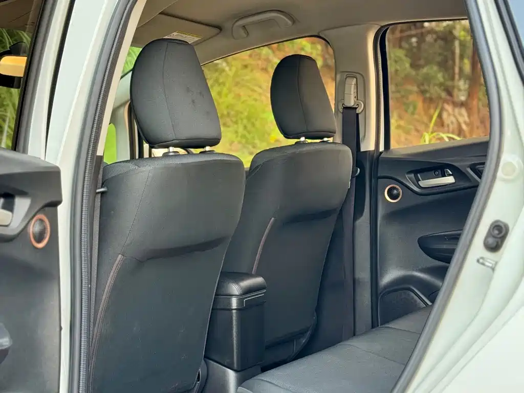 Honda Fit — миниатюра 8