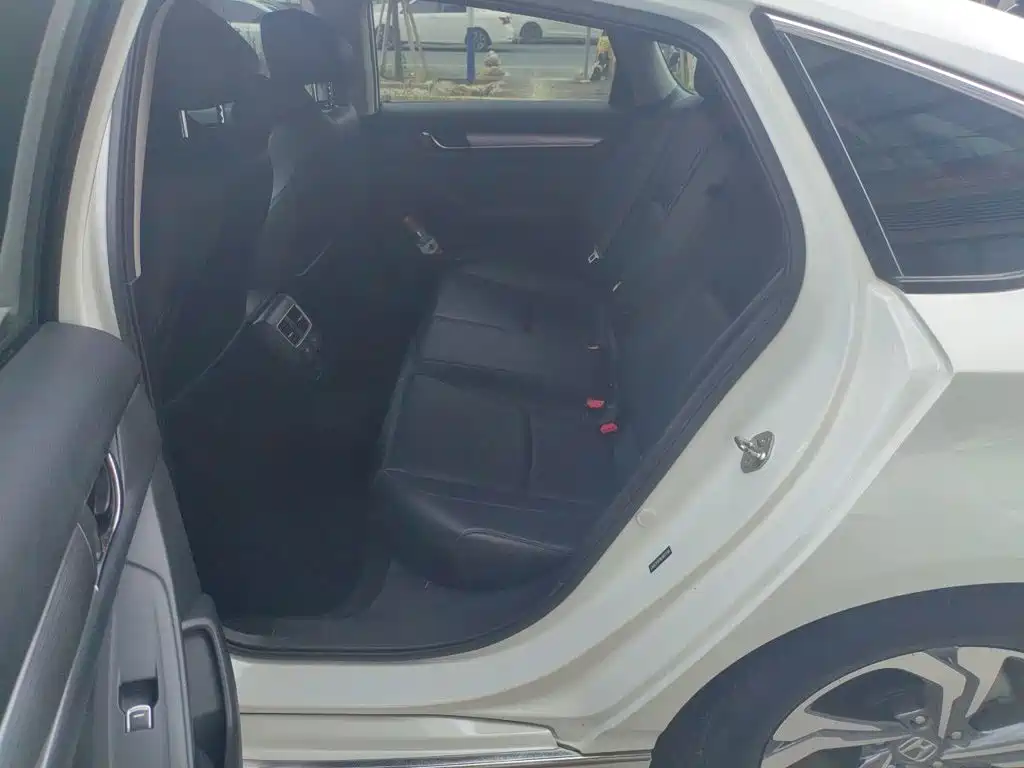 Honda Accord — миниатюра 13