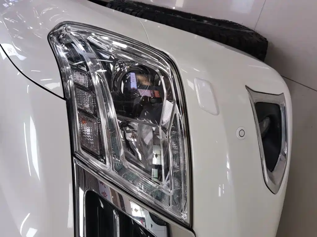 Nissan Patrol — миниатюра 3