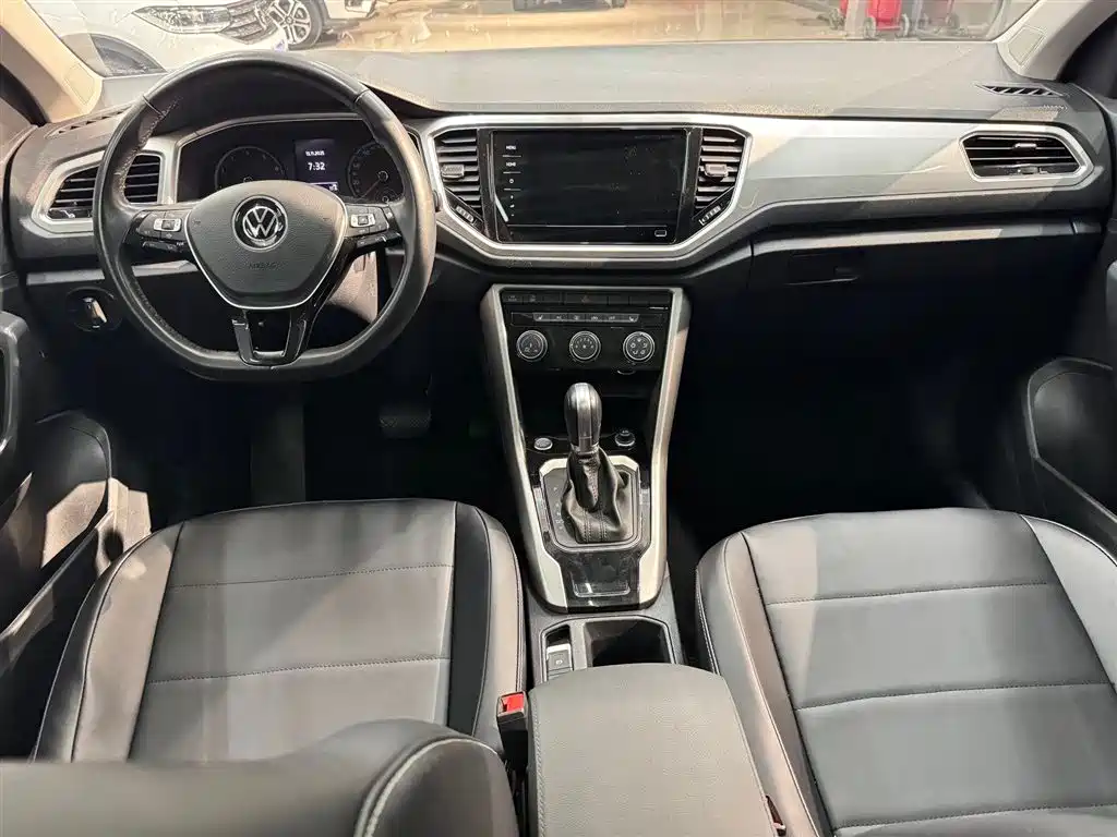 VOLKSWAGEN T ROC EXPLORING SONGS