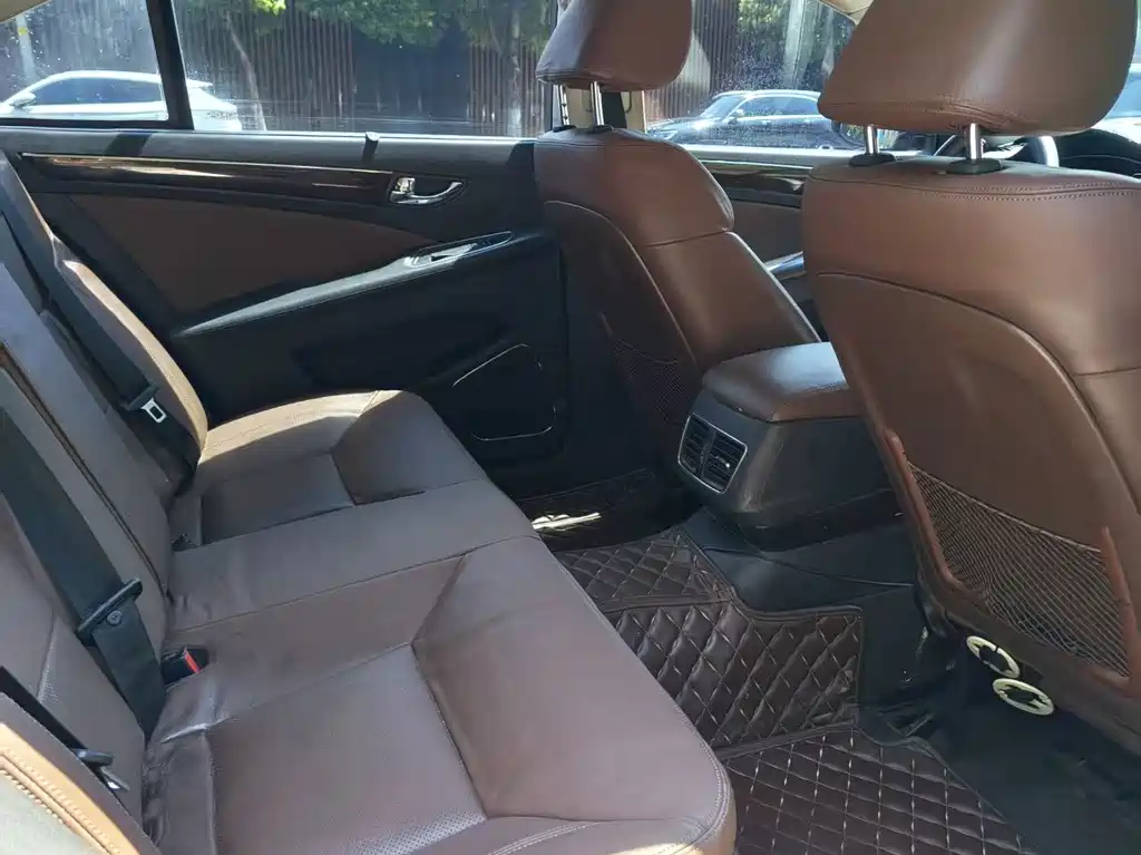 Hongqi Hongqi H7 — миниатюра 12