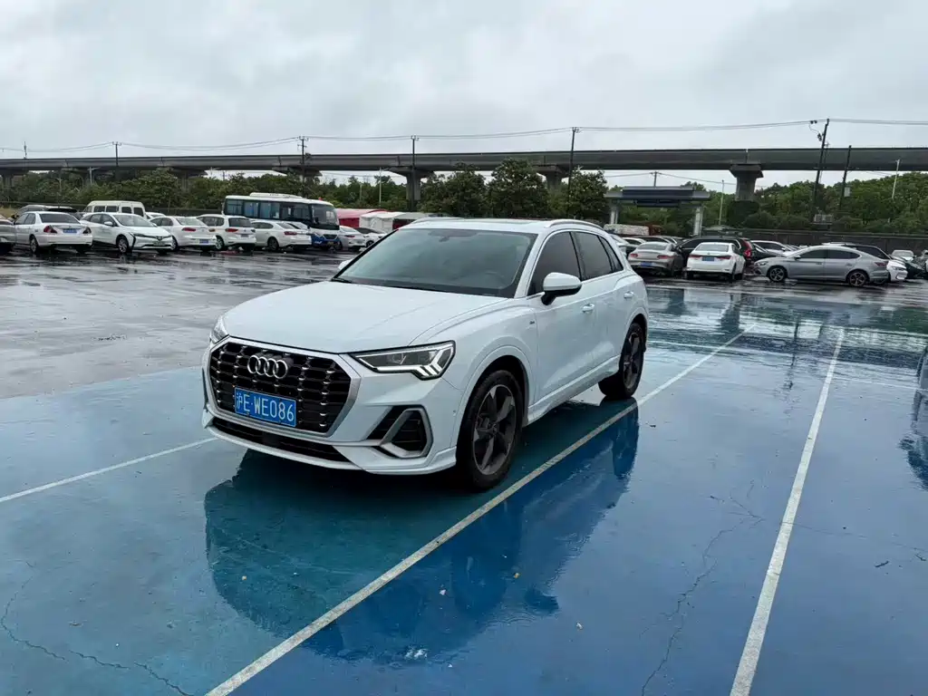 Купить Audi Q3