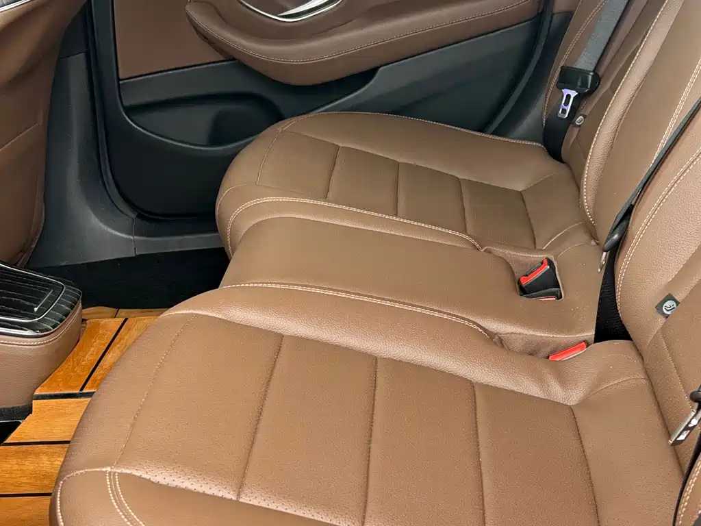 Mercedes-Benz E-Class — миниатюра 7
