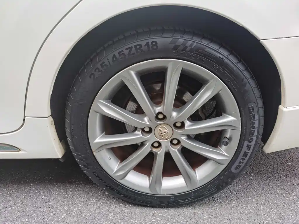 Toyota Reiz — миниатюра 9
