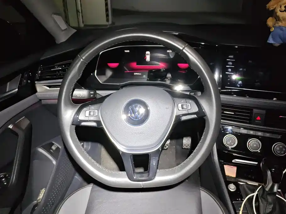Volkswagen Sagitar — миниатюра 15