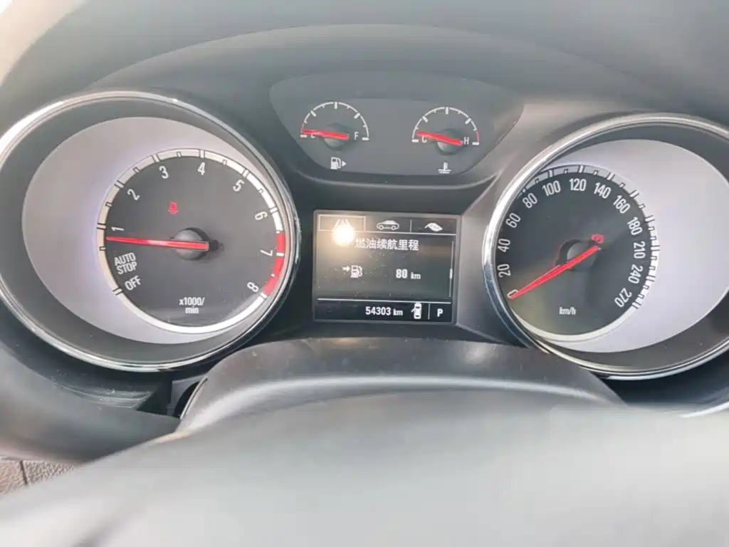 Buick Verano — миниатюра 12