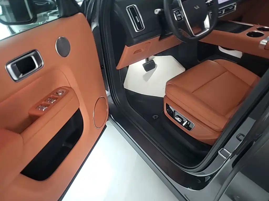 Li Auto Li L8 — миниатюра 15